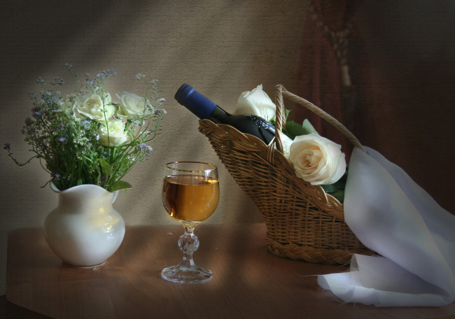 Обои картинки фото еда, напитки,  вино, розы, бокал