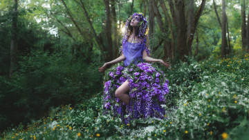 Картинка девушки -unsort+ креатив венок наряд девушка лес настроение люпины цветы