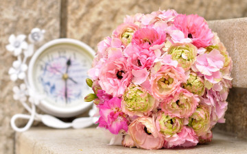 Картинка цветы букеты +композиции гортензия пионы букет часы