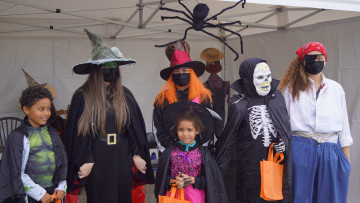 Картинка праздничные хэллоуин семья костюмы
