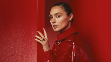 обоя gal gadot vogue hong kong july 2023, девушки, gal gadot, актриса, галь, гадот, vogue, конг, июль, 2023, года