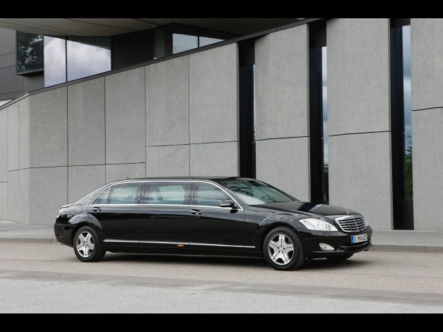 Обои картинки фото 2009, mercedes, benz, 600, pullman, guard, limousine, автомобили