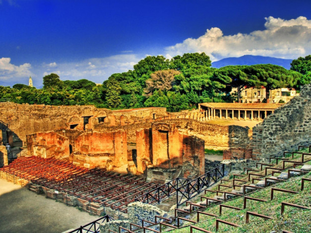 Обои картинки фото amphitheatre, in, pompeii, города, исторические, архитектурные, памятники