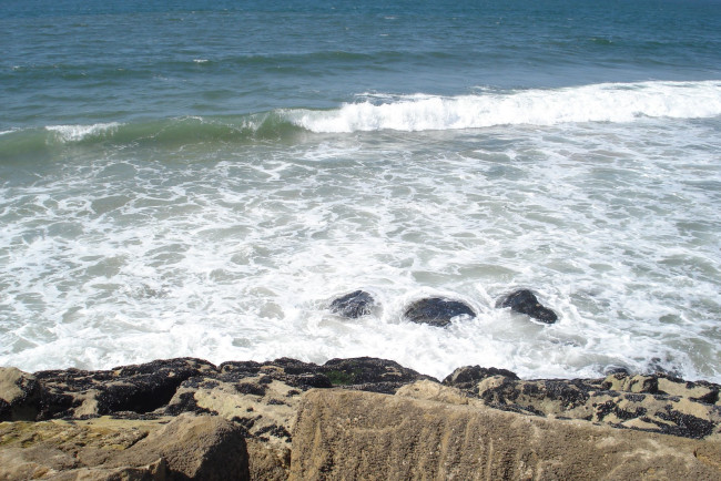 Обои картинки фото природа, побережье, пена, волны, камни