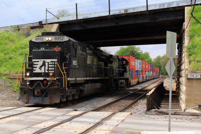 Обои картинки фото техника, поезда, состав, локомотив, рельсы, дорога, железная