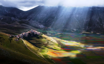 Картинка умбрия +италия города -+пейзажи лучи поля долина селение горы