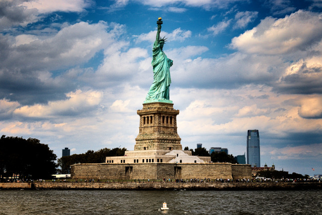 Обои картинки фото statue of liberty, города, - памятники,  скульптуры,  арт-объекты, монумент, остров
