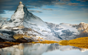 Картинка природа горы озеро вершина пик