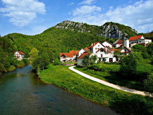 Картинка salazar valley navarra spain города пейзажи испания домикинаварра река горы долина саласар