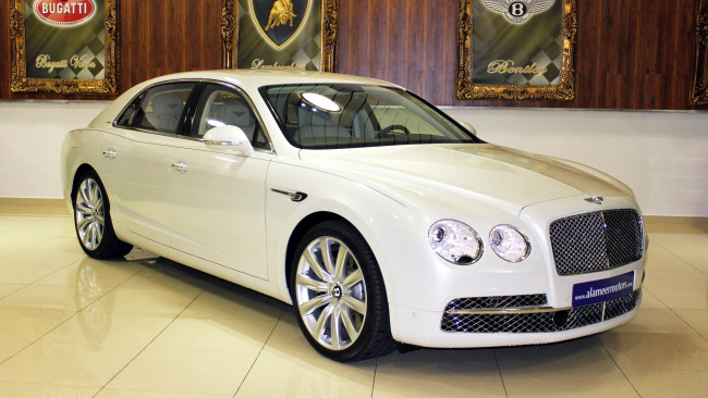 Обои картинки фото bentley, flying, spur, автомобили, выставки, уличные, фото