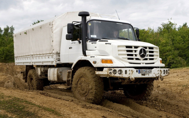 Обои картинки фото автомобили, mercedes, trucks, вездеход