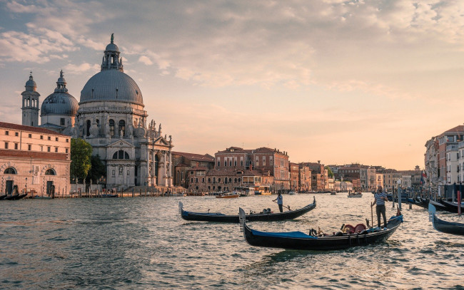 Обои картинки фото города, венеция , италия, канал, собор, гондолы