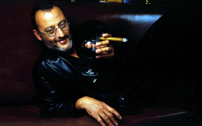 Обои картинки фото jean, reno, мужчины, сигара, бокал, актёр