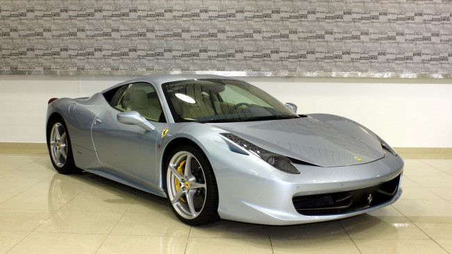 Обои картинки фото ferrari 458 italia, автомобили, ferrari, спортивный, серебристый, литые диски