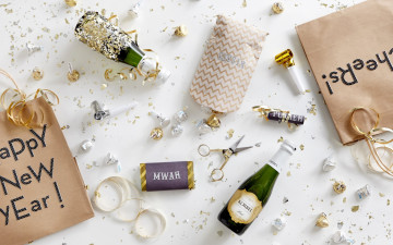 Картинка праздничные угощения пакеты шампанское конфеты надписи