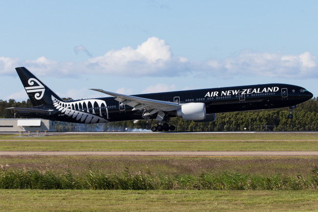 Обои картинки фото boeing 777-300er, авиация, пассажирские самолёты, авиалайнер