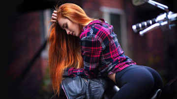 Картинка девушки -unsort+ рыжеволосые+и+другие поза женщина попка длинные волосы
