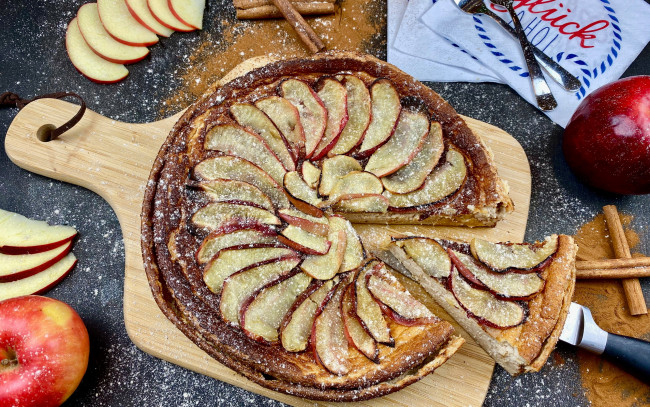 Обои картинки фото еда, пироги, яблочный, пирог, яблоки, корица