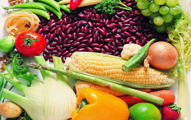 Обои картинки фото еда, разное, лук, фасоль, кукуруза, овощи, разные, томаты, помидоры