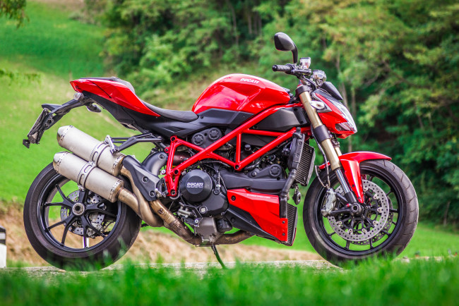 Обои картинки фото мотоциклы, ducati, bike, red