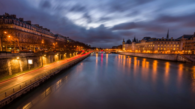Обои картинки фото города, париж , франция, ночь, река, дома, париж