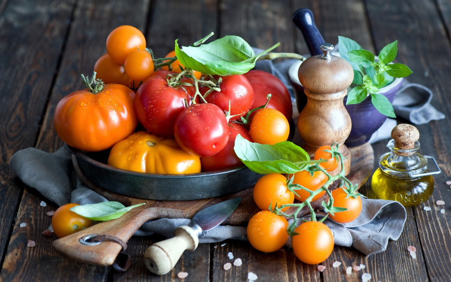 Обои картинки фото еда, помидоры, базилик, масло, томаты