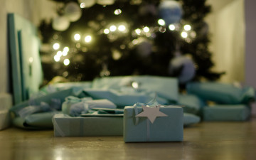 обоя праздничные, подарки и коробочки, блики, ёлка, пол, подарки, коробки