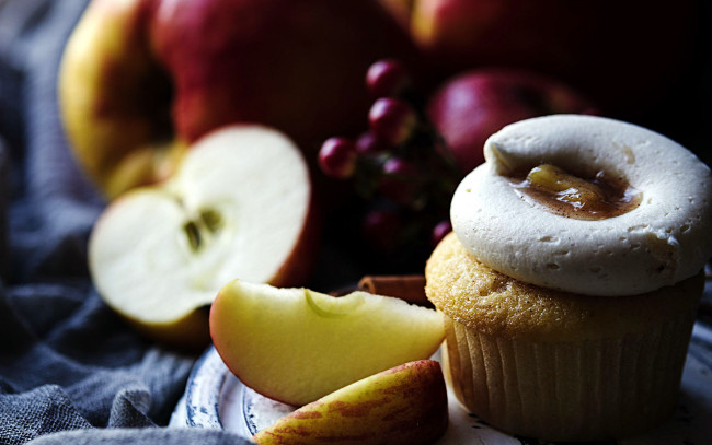 Обои картинки фото еда, пирожные,  кексы,  печенье, яблоки, кекс, макро