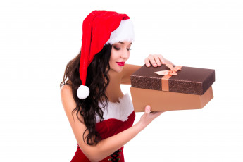 Картинка девушки ангелина+петрова брюнетка колпак костюм подарок коробка