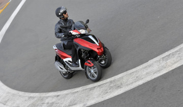 Картинка мотоциклы мотороллеры piaggio mp3 yourban