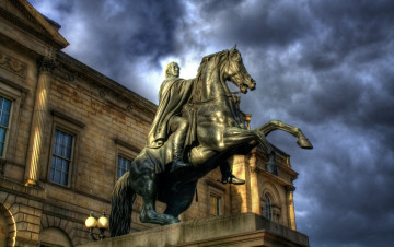 обоя duke of wellington statue,  edinburgh,  scotland, города, эдинбург , шотландия, памятник, статуя, конная