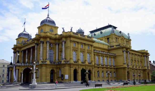 Обои картинки фото croatian national theatre in zagreb, города, - столицы государств, театр, площадь