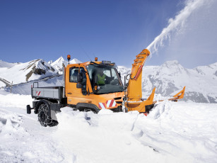 Картинка техника снегоуборочная+техника mercedes-benz unimog u423