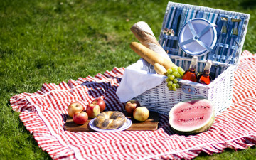 Картинка еда разное пикник арбуз яблоки вино хлеб виноград