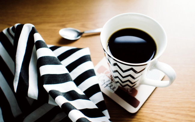 Обои картинки фото еда, кофе,  кофейные зёрна, полотенце, чашка