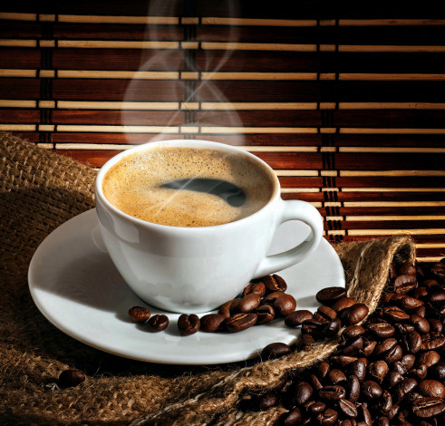 Обои картинки фото еда, кофе,  кофейные зёрна, чашка, пенка