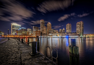 обоя boston harborwalk, города, бостон , сша, набережная, ночь, огни, небоскребы