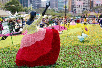 Картинка цветы букеты +композиции скульптура парк композиция