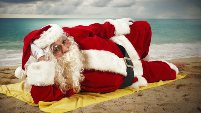 Обои картинки фото праздничные, дед мороз,  санта клаус, пляж, санта