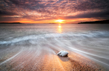 Картинка природа восходы закаты камень закат море