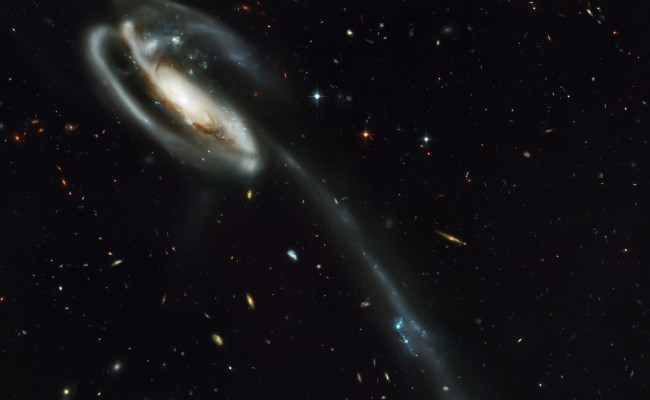 Обои картинки фото космос, галактики, туманности, галактика, маленькая, далекая