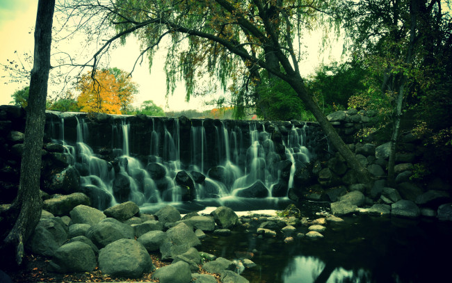 Обои картинки фото природа, водопады, камни, деревья, речка, водопад