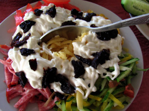 Картинка еда салаты +закуски салат сыр колбаса овощи