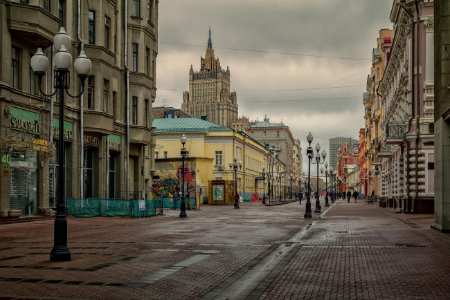 Обои картинки фото арбат, города, москва , россия, москва, город, улица, фонари, здания