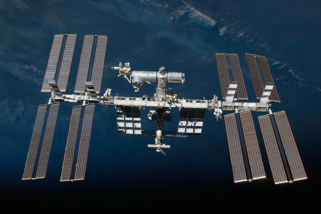 Обои картинки фото космос, космические, корабли, станции, мкс