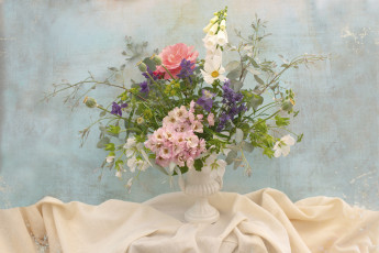 Картинка цветы букеты +композиции полевые букет ваза ткань