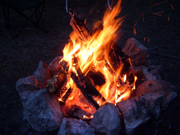 Обои картинки фото природа, огонь, пламя, дрова, костер