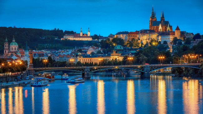 Обои картинки фото города, прага , Чехия, вечер, огни, река, влтава, мост