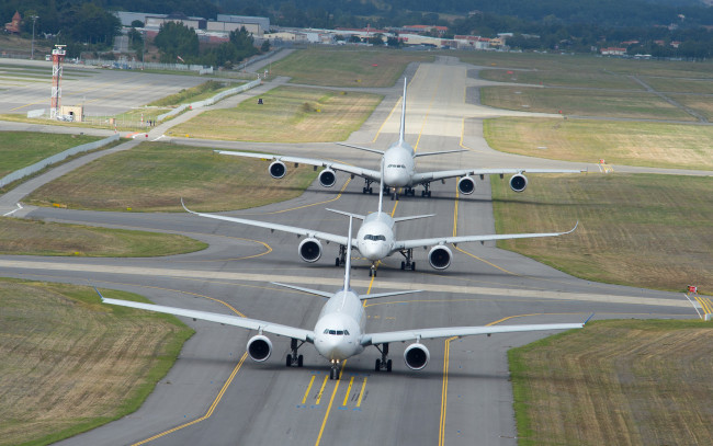 Обои картинки фото авиация, пассажирские самолёты, airbus, a330, a350, a-380-861, a380, аэропорт, взлетно-посадочная, полоса, wallhaven