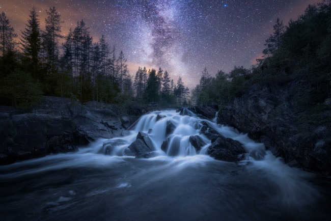 Обои картинки фото природа, реки, озера, млечный, путь, река, небо, звезды, ночь